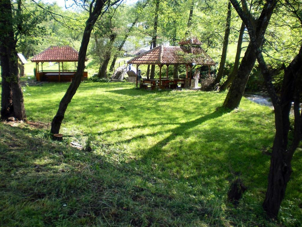 Hotel Paradise Place Kalofer Exterior foto